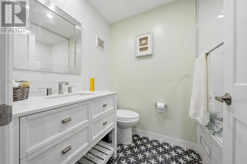 7937 Fifteen Side Road, Halton Hills, ON - Indoor Photo Showing Bathroom
