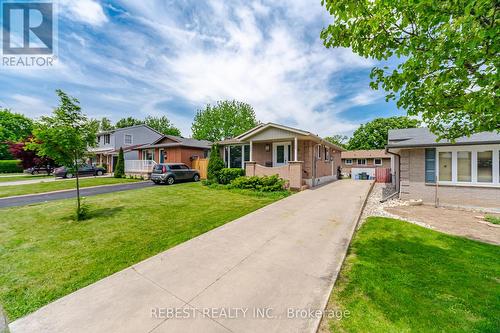 66 Darlington Drive, Hamilton, ON 