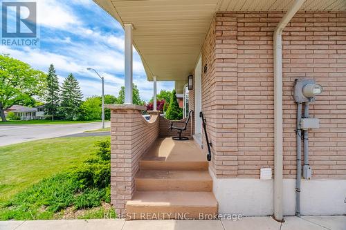 66 Darlington Drive, Hamilton, ON 