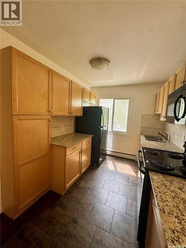 11 2320 13Th Avenue, Regina, SK - Indoor Photo Showing Kitchen