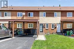 564 SEYTON DRIVE Ottawa, ON K2H 9B2