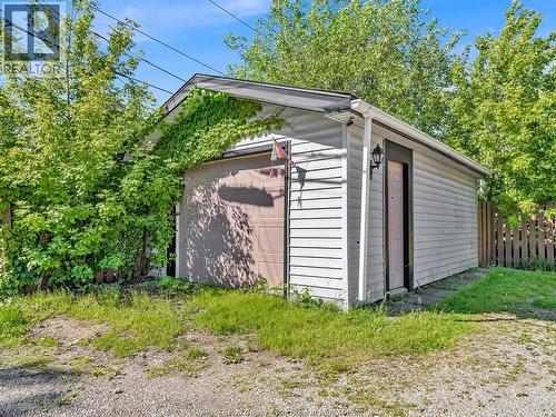1153 University Avenue East, Windsor, ON 