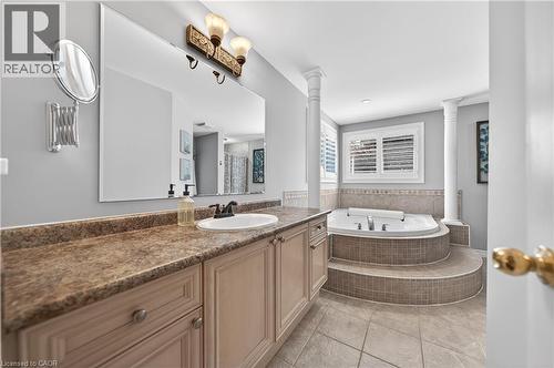 211 Mcnichol Drive, Cambridge, ON - Indoor Photo Showing Bathroom