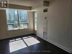 1015 - 28 EMPRESS AVENUE Toronto, ON M2N 6Z7
