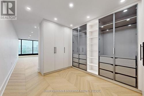 1009 - 110 Bloor Street W, Toronto, ON - Indoor Photo Showing Other Room