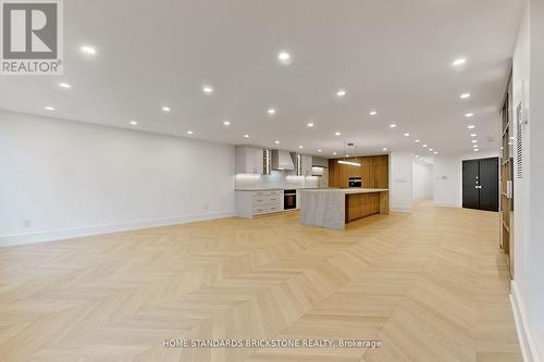 1009 - 110 Bloor Street W, Toronto, ON - Indoor
