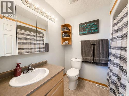 761 3Rd Street E, Prince Albert, SK - Indoor Photo Showing Bathroom