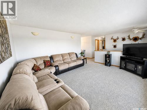 761 3Rd Street E, Prince Albert, SK - Indoor Photo Showing Living Room