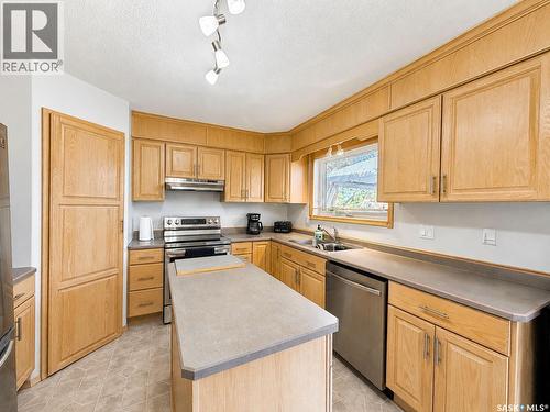 761 3Rd Street E, Prince Albert, SK - Indoor Photo Showing Kitchen With Double Sink