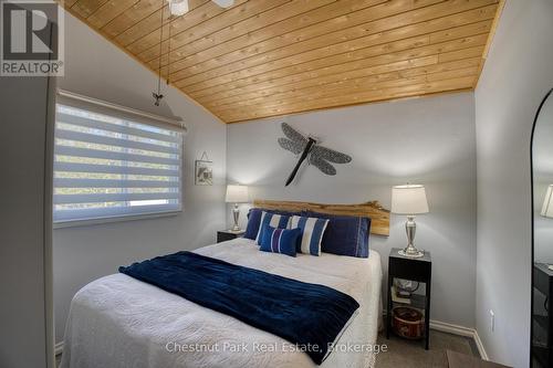 156 Miller Lake Shore Road, Northern Bruce Peninsula, ON - Indoor Photo Showing Bedroom