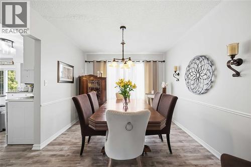 1977 Winslow Close, Sarnia, ON - Indoor Photo Showing Dining Room