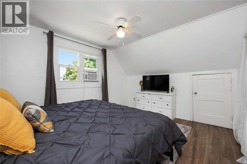143 Walnut Avenue North, Sarnia, ON - Indoor Photo Showing Bedroom