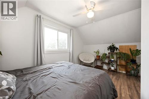 143 Walnut Avenue North, Sarnia, ON - Indoor Photo Showing Bedroom