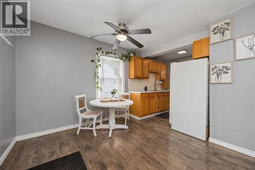 143 Walnut Avenue North, Sarnia, ON - Indoor Photo Showing Dining Room