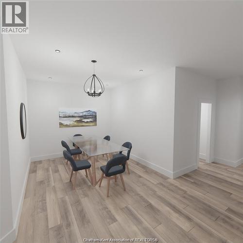 39 Demall Drive, Dresden, ON - Indoor Photo Showing Dining Room