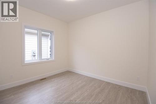 39 Demall Drive, Dresden, ON - Indoor Photo Showing Other Room