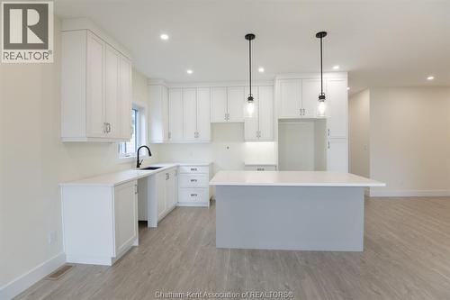 39 Demall Drive, Dresden, ON - Indoor Photo Showing Kitchen With Upgraded Kitchen
