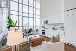 732 - 5 HANNA AVENUE Toronto, ON M6K 0B3