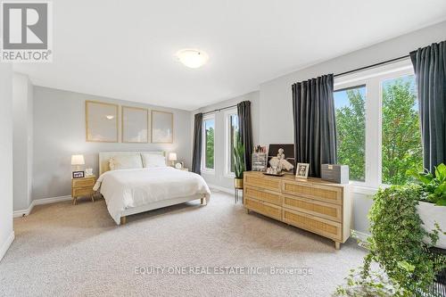 32 Duncanville Street, Russell, ON - Indoor Photo Showing Bedroom