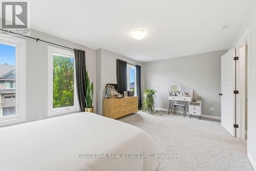 32 Duncanville Street, Russell, ON - Indoor Photo Showing Bedroom