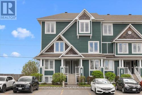 366 CROWNRIDGE DRIVE  Ottawa, ON K2M 3A4
