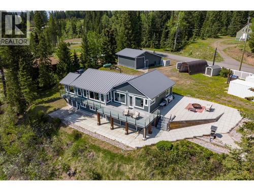 8046 N Bridge Lake Road, Bridge Lake, BC - Outdoor
