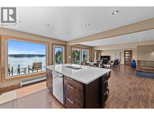 8046 N Bridge Lake Road, Bridge Lake, BC - Indoor