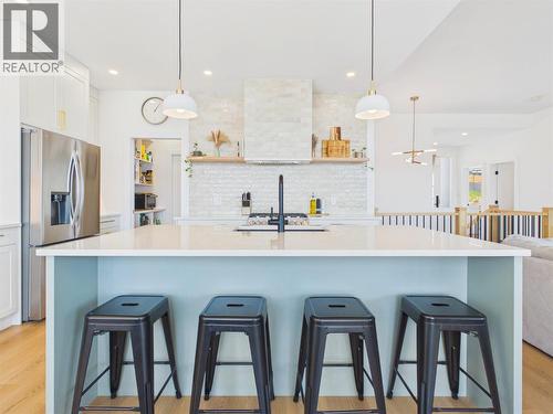 1081 Antler Drive, Penticton, BC - Indoor Photo Showing Kitchen With Upgraded Kitchen