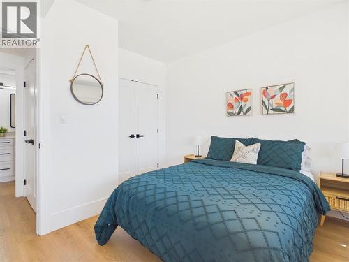 1081 Antler Drive, Penticton, BC - Indoor Photo Showing Bedroom