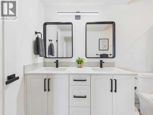1081 Antler Drive, Penticton, BC - Indoor Photo Showing Bathroom