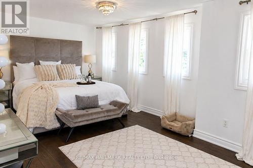92 Weldrick Road E, Richmond Hill, ON - Indoor Photo Showing Bedroom