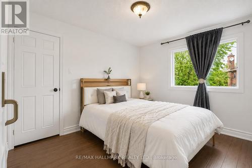 92 Weldrick Road E, Richmond Hill, ON - Indoor Photo Showing Bedroom