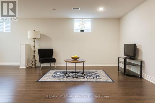 92 Weldrick Road E, Richmond Hill, ON - Indoor