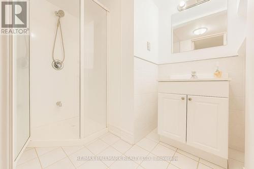 92 Weldrick Road E, Richmond Hill, ON - Indoor Photo Showing Bathroom