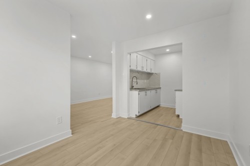 Dining Room - 411-4500 Av. Bourret, Montréal (Côte-Des-Neiges/Notre-Dame-De-Grâce), QC 