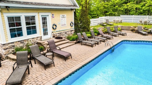 Piscine - 202-126 Boul. De Bromont, Bromont, QC - Outdoor With In Ground Pool With Deck Patio Veranda