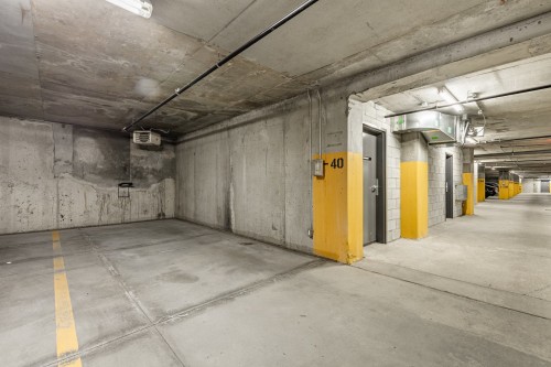 Stationnement - 114-700 Rue St-Paul O., Montréal (Ville-Marie), QC 