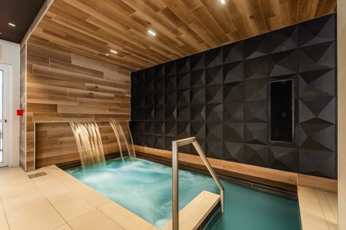 Spa - 114-700 Rue St-Paul O., Montréal (Ville-Marie), QC 