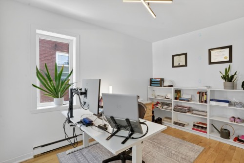 Commerce - 961Z  - 967Z Rue De St-Jovite, Mont-Tremblant, QC - Indoor