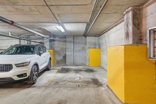 Garage - 700-24 Rue Waterman, Saint-Lambert, QC - Indoor Photo Showing Garage