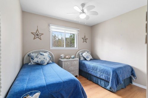 Bedroom - 7 Av. Maple Grove, Bristol, QC 