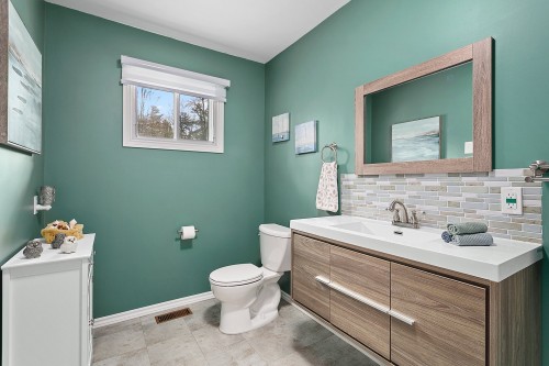 Master Bathroom - 7 Av. Maple Grove, Bristol, QC 
