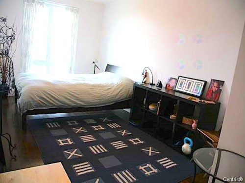 Master Bedroom - 306-2285 Av. Ekers, Mont-Royal, QC 