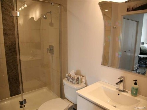 Bathroom - 306-2285 Av. Ekers, Mont-Royal, QC 
