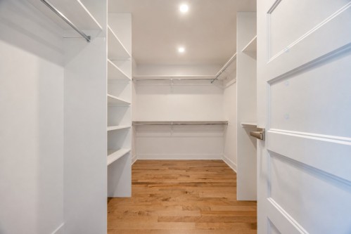 Penderie (Walk-in) - 5761 Rue Aline, Brossard, QC - Indoor With Storage