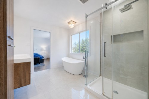 Salle de bains - 5761 Rue Aline, Brossard, QC - Indoor Photo Showing Bathroom