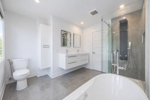 Salle de bains - 5761 Rue Aline, Brossard, QC - Indoor Photo Showing Bathroom