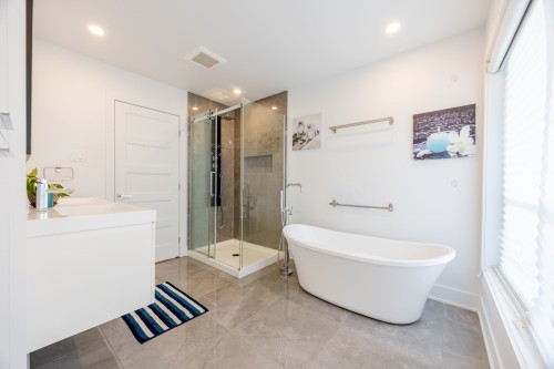 Salle de bains - 5761 Rue Aline, Brossard, QC - Indoor Photo Showing Bathroom