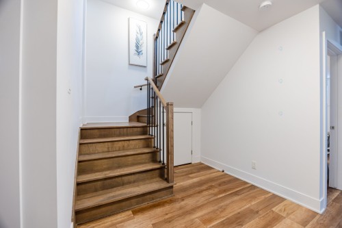 Escalier - 5761 Rue Aline, Brossard, QC - Indoor Photo Showing Other Room