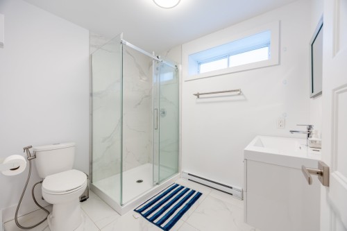 Salle de bains - 5761 Rue Aline, Brossard, QC - Indoor Photo Showing Bathroom